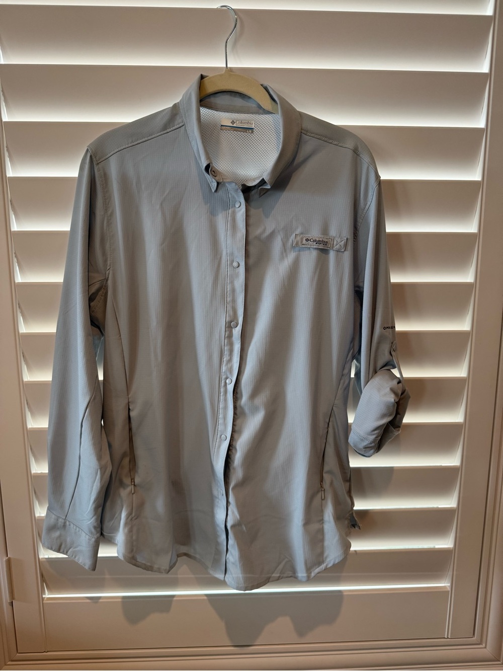 Columbia Women’s Light Gray Lightweight Button-Up Shirt Jacket